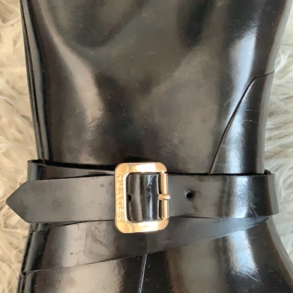 Hunter Refined Quilted Gloss Black Tall Rain Boots - Picture 5 of 12
